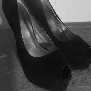 Womans size 10 Shoes